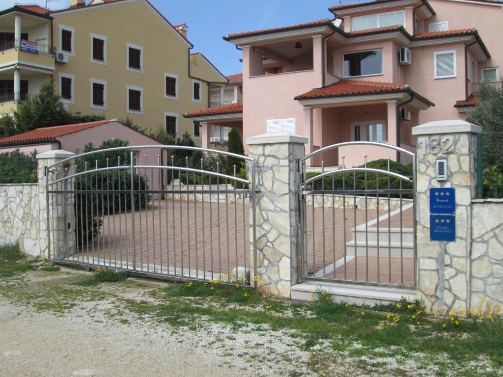 Apartments Villa Fernetich Premantura Dış mekan fotoğraf