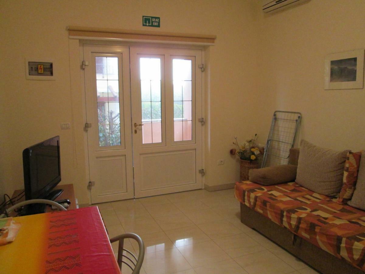 Apartments Villa Fernetich Premantura Dış mekan fotoğraf